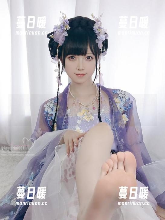 全套巫女服自拍，Asagiriai把神秘与俏皮结合到极致！