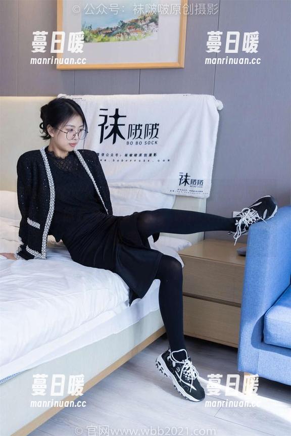 BoBoSocks袜啵啵-小甜豆 BoBoSocks袜啵啵 - 小甜豆的透明高跟鞋:让你在观看图包时,瞬间觉得生活都是美好的!