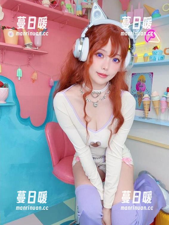 最新ElyEE子泳池系列：在水中变身女猎手，身材跟水波一样翩翩起舞！