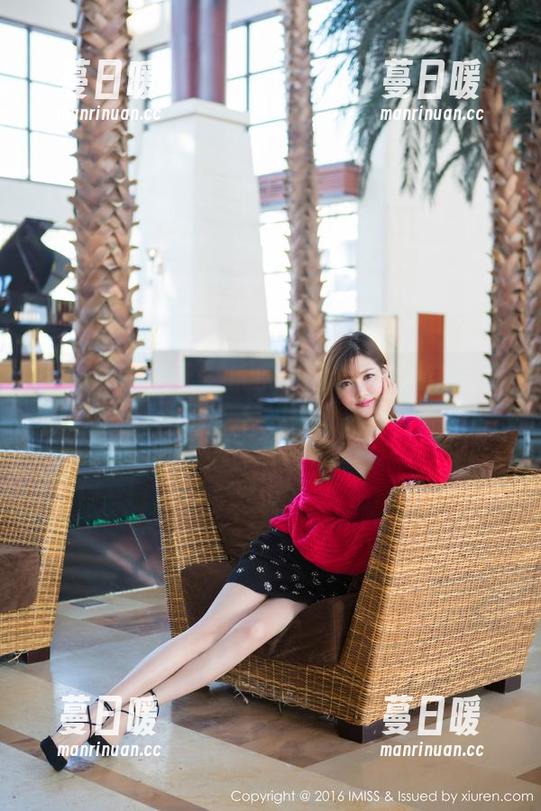 IMiss爱蜜社-乐乐Mango IMiss爱蜜社 - 乐乐Mango的吊带写真:光线打在她身上,我的心却在打转!
