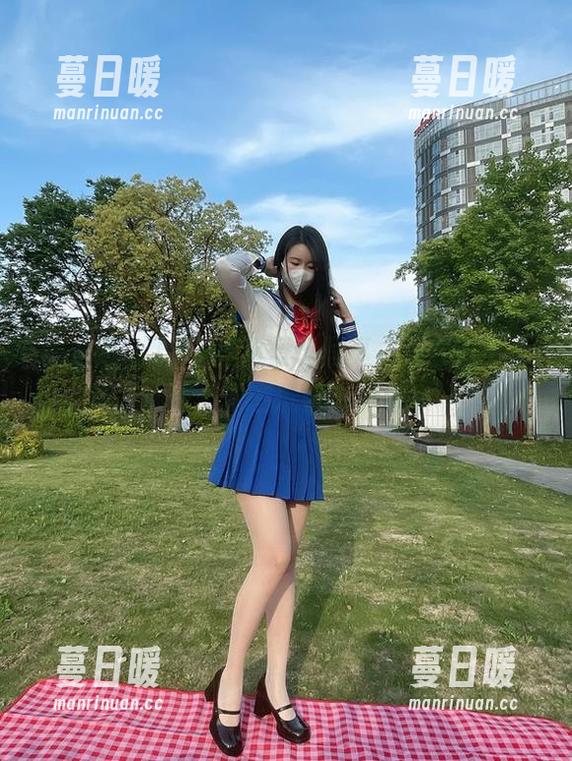 July芝岚 微密圈 - July芝岚圣诞写真,观看时小心心脏,原图玩得有点过火