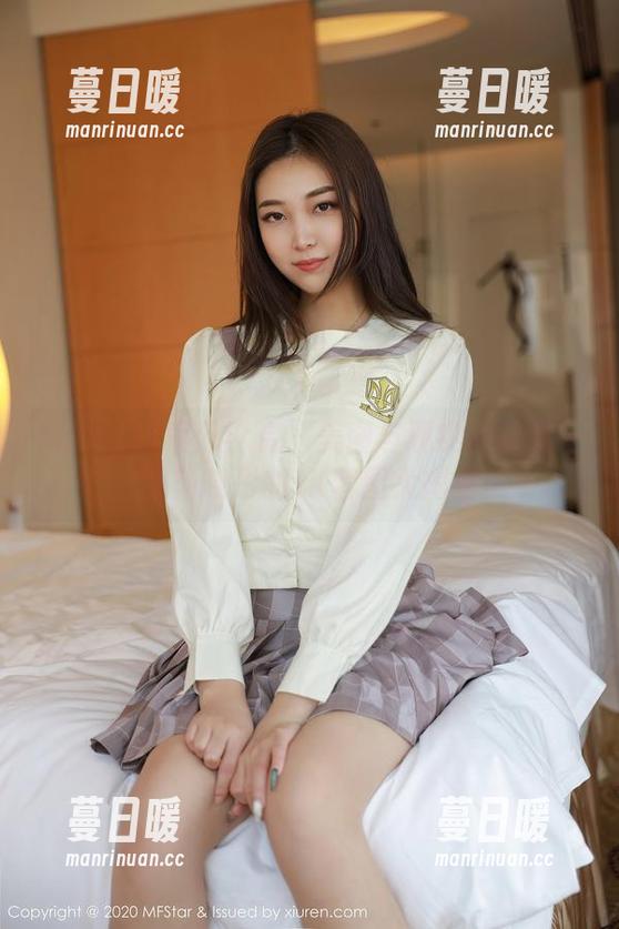 MFStar模范学院-甜筒晓彤 MFStar模范学院 - 美图与现实的碰撞——甜筒晓彤的JK套图大揭秘!