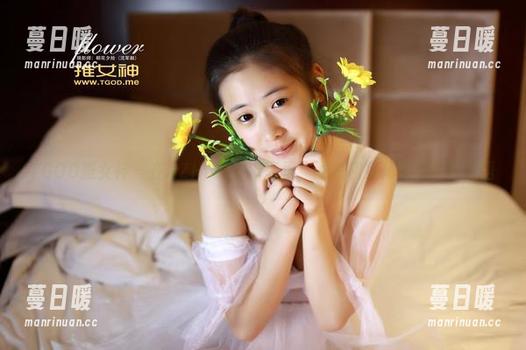 TGOD推女神-AZHUA TGOD推女神 - 在AZHUA的浴室里,图片和身体都在轻声低语
