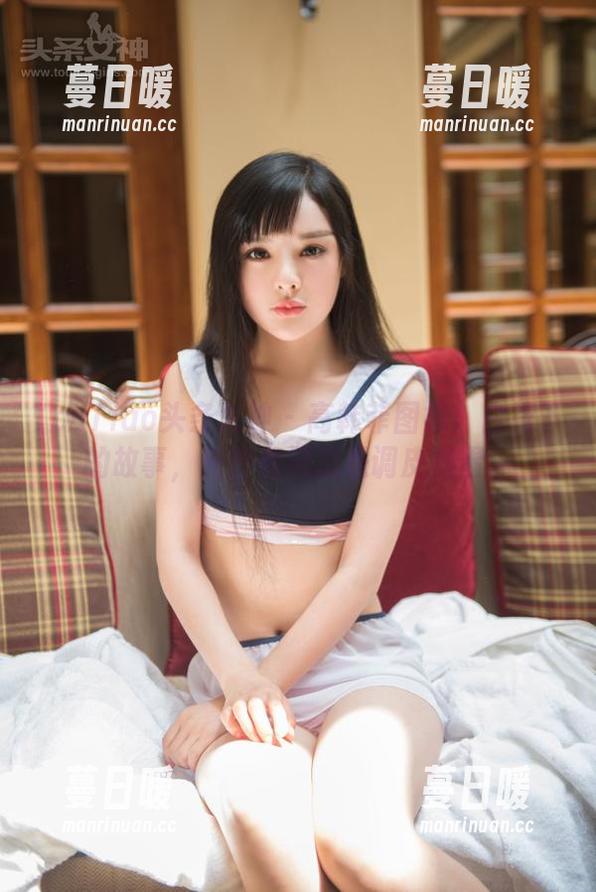 TouTiao头条女神 - 高韩菲图集：白裙下的故事，光影和风总是调皮捣蛋。