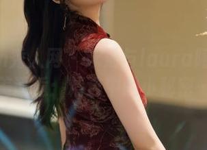 Xiuren秀人网 - 泳池与laura阿姣的完美邂逅：精选中的小秘密…