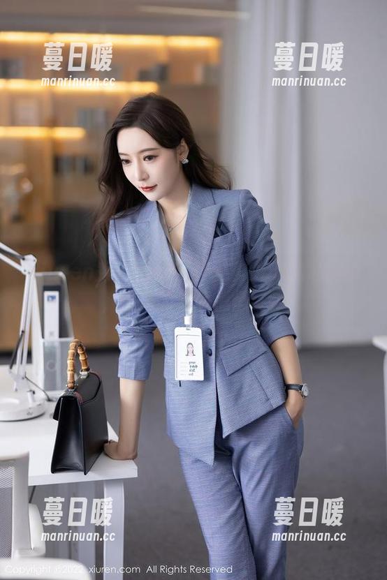 Xiuren秀人网-养乐多Doll Xiuren秀人网 - 在养乐多Doll的私拍中,棉袜的故事悄悄绽放