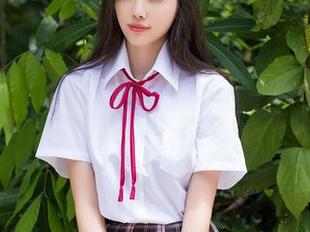 Xiuren秀人网 - 米妮大萌萌与她的失落旗袍梦–一份写真集，探索她的独特魅力