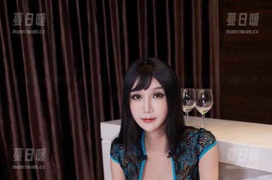YouWu尤物馆 - 悦儿Yuky的美足图集：走在时尚前沿，分享就是最大的风格！