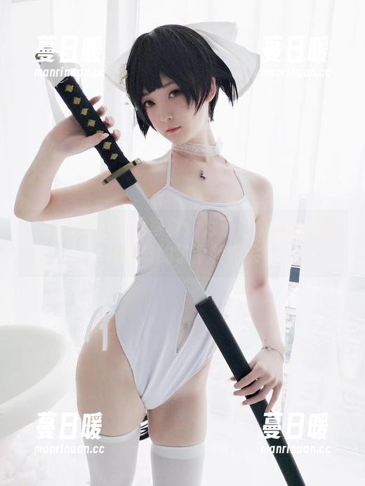 一小央泽比基尼写真：为了这个图包我厚着脸皮约了个模特会