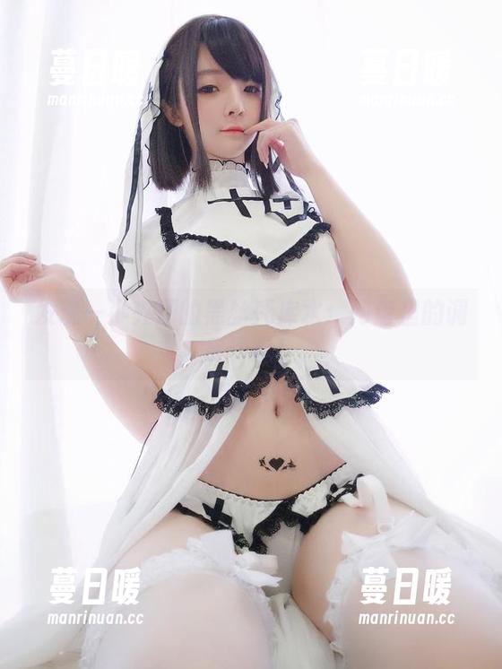 发现一小央泽的黑丝死库水：网盘里的调皮作品！