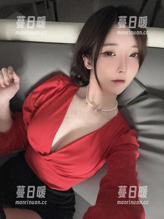 一小央泽与巧克力香兰子的色彩交响乐：爆款图片合集！