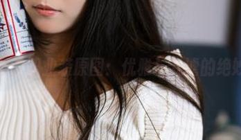 一智智的职业装原图：优雅与戏谑的绝妙平衡