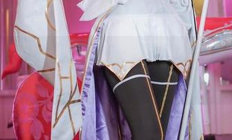 亚缇arty的制服穿搭：让人心跳加速的写真合集