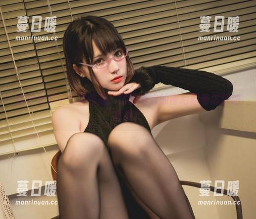 你十七鸽的写真作品：宿醉毛衣的背后藏着怎样的故事？