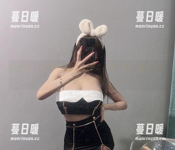 兔宝妮to 微密圈 - 兔宝妮to空姐的写真与众不同,快来下载免费照片吧!