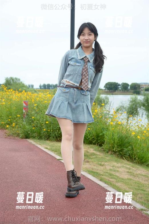 初夏女神-安妮 初夏女神 - 跟随安妮的粉色轨迹:无圣光图集,这景象就像是空气中漂浮的梦