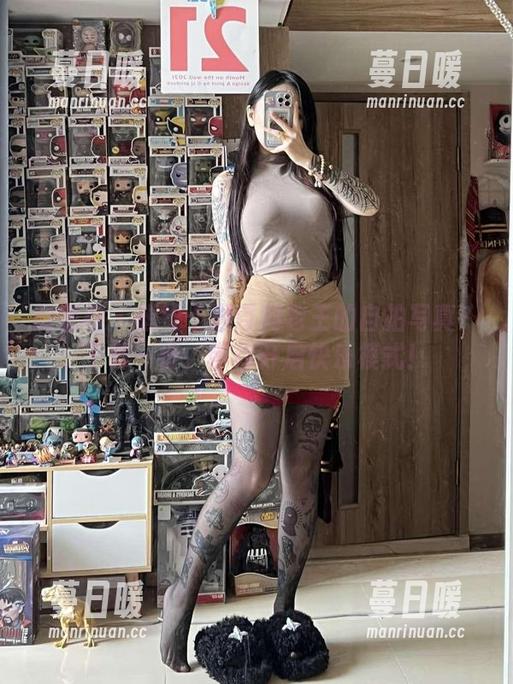 微密圈 - 想要卡通百科老王的自拍写真？下载一份，带你开启快乐模式！