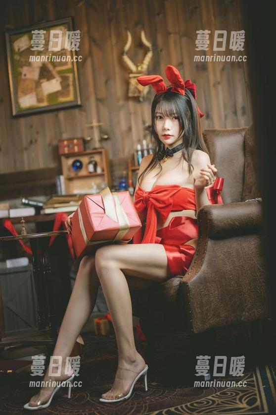 小露狂奔全集：黑旗袍搭配坏露露香宝的魔性自拍！