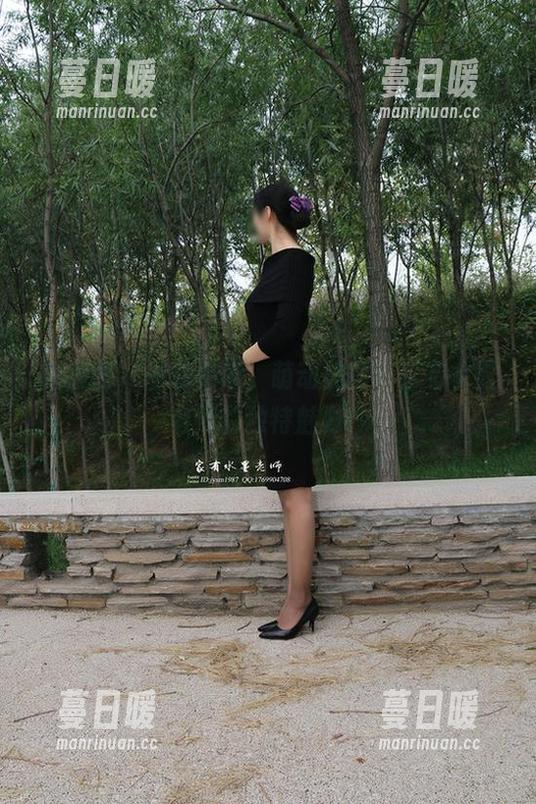 家有水墨老师 微密圈 - 一袭吊带,萌动美图:家有水墨老师的独特魅力!