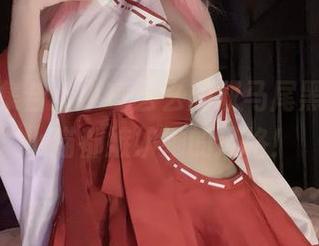 美图大集合：小瑶幺幺的双马尾黑丝，连小猫都嫉妒她的风格！