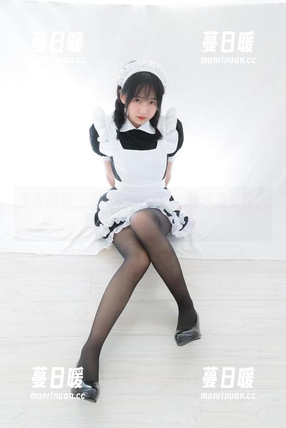 少女秩序-小葵 少女秩序 - 灰丝再搭小葵,简单却又让人捉摸不透的写真!