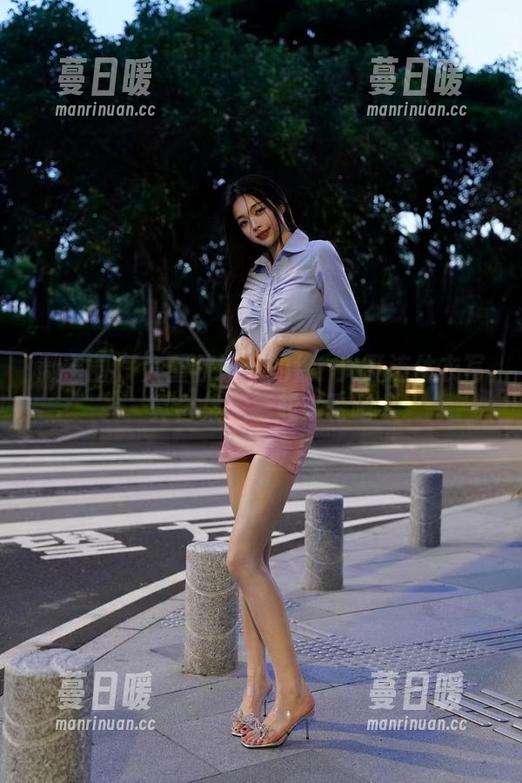 徐珺大哥 微密圈 - 失重状态下的徐珺大哥连体衣写真合集:一起来飞吧