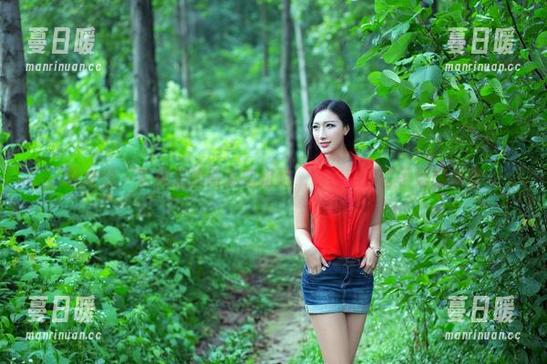 推女郎-何奕恋 推女郎 - 套图里的何奕恋姐姐,精选出你想不到的角度