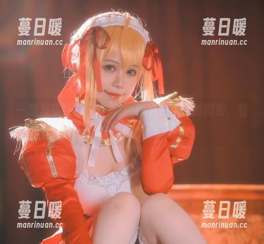 一眼万年！星黛鹿鹿i罩纱豹纹泳装的图库，轻松下载你的新壁纸！
