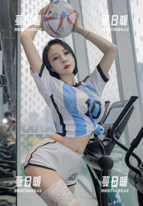 果儿Victoria 微密圈 - 果儿Victoria的吊带时光,更新新作品集,看见的都是美!
