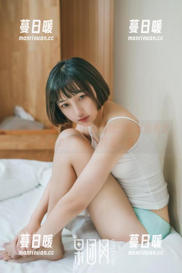 果团网 - 龚玥菲的制服原图：谁能拒绝这份魅力？下载链接走一波！