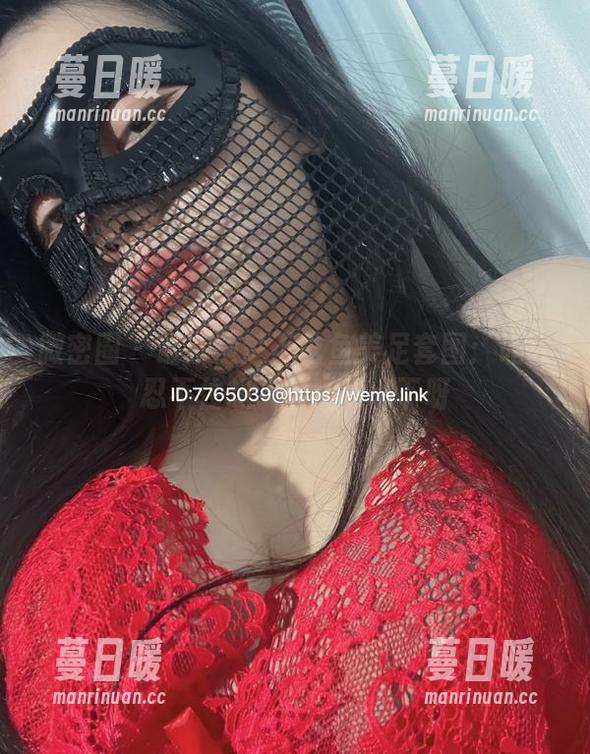 楚楚不吃鱼 微密圈 - 最新楚楚不吃鱼美足套图:让人忍不住想“参观”一下呀