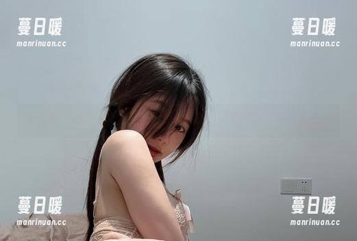 火龙果羊 微密圈 - 最新火龙果羊:日系死库水,光影中的那些小秘密。