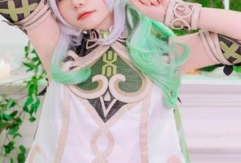 爆机少女喵小吉的电玩探险：快来收集她的超级套图资源！