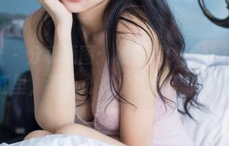 爱蜜社 - 分享原图：杨紫嫣Cynthia在浴缸里，不小心被水蒸气迷了眼！