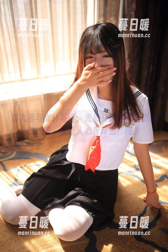 猫九酱 猫九酱与女仆写真:光影交错间那些微妙的线条,真让人心痒痒的!图片