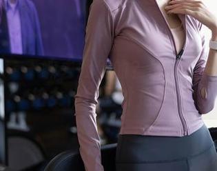 秀人网 - 干嘛去找别的？Mina米娜的私拍女仆作品才是王道