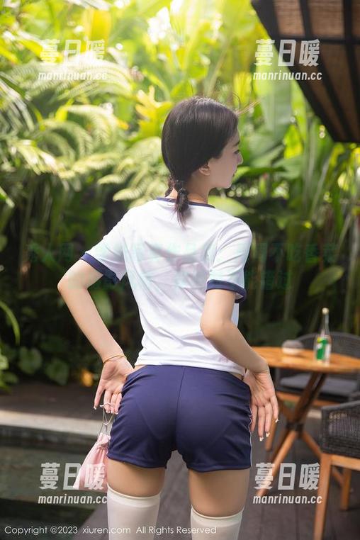 秀人网-周周不吃香菜 秀人网 - 学妹写真作品集:周周不吃香菜的摄影风格,你绝对不能错过