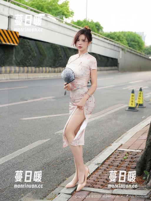 秀人网-外科TEL 秀人网 - 外科TEL的作品:《自拍》,你能从中读到什么?