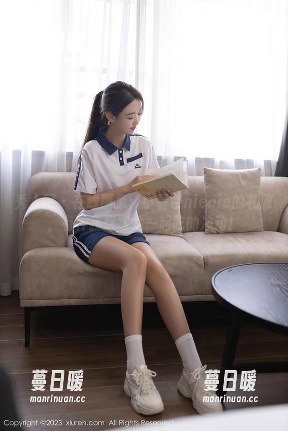 秀人网 - 在线图集：小薯条nienie的礼服，有种我想跟她一起吃的冲动！