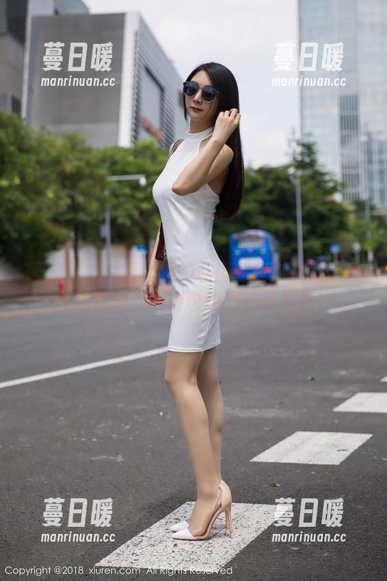 秀人网-璀灿 秀人网 - 女王璀灿的私房图包:看完忍不住想赞美,心情也想跟着亮晶晶!