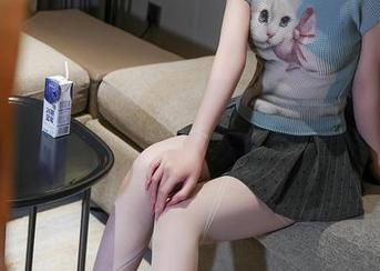 秀人网 - 原图加照片，童千艺cara的办公室瞬间变得不一样！