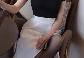 秀人网 - 你也想拥有糯美子MINIbabe的自拍？快来下载她的写真，别犹豫了！