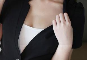 美媛馆 - 王馨瑶美足，高清写真里的小秘密