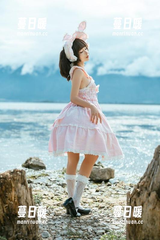 蠢沫沫 蠢沫沫的牛牛女仆私拍原图:这个组合让人socrazy!