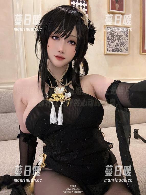 贝贝琪Becky 贝贝琪Becky的眼镜姐姐,不止是照片,还有那种让人怦然心动的气息。