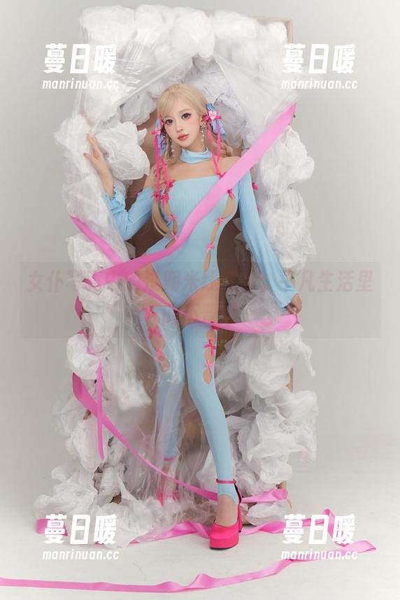 过期米线线喵 女仆写真中的过期米线线喵,平凡生活里的不普通