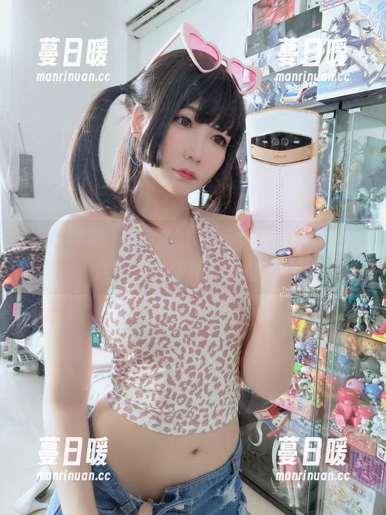 铭铭kizami这次的最新丝袜作品，简直是无意中打开了我的心扉