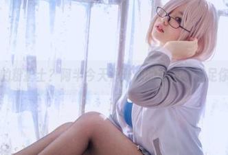 想看高清的粉护士？阿半今天很开心的写真集满足你的小愿望