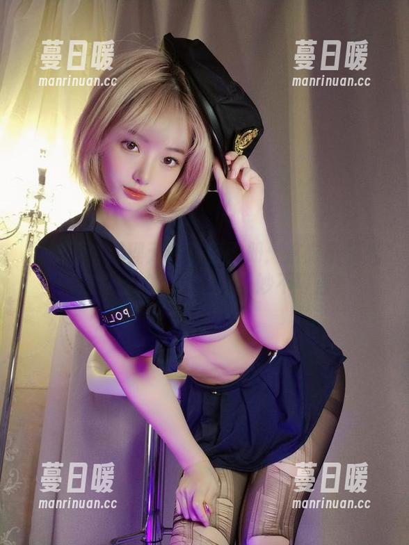 雯妹不讲道理天台写真图册：这影子和光洒在身上的感觉，真是妙不可言！