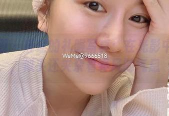 微密圈 - 鹿瑶的礼服写真：在光影中游走，似乎还夹杂着春风的气息